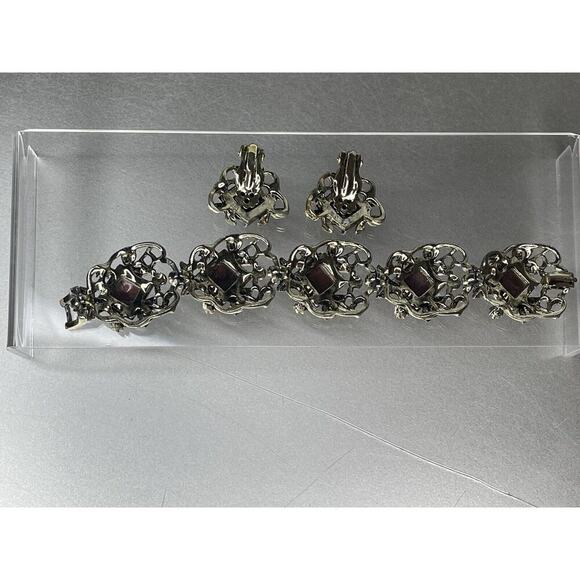 Vintage Chunky Clasp Bracelet Statement Jeweled Maroon & Matching Clip Earrings - Picture 4 of 4